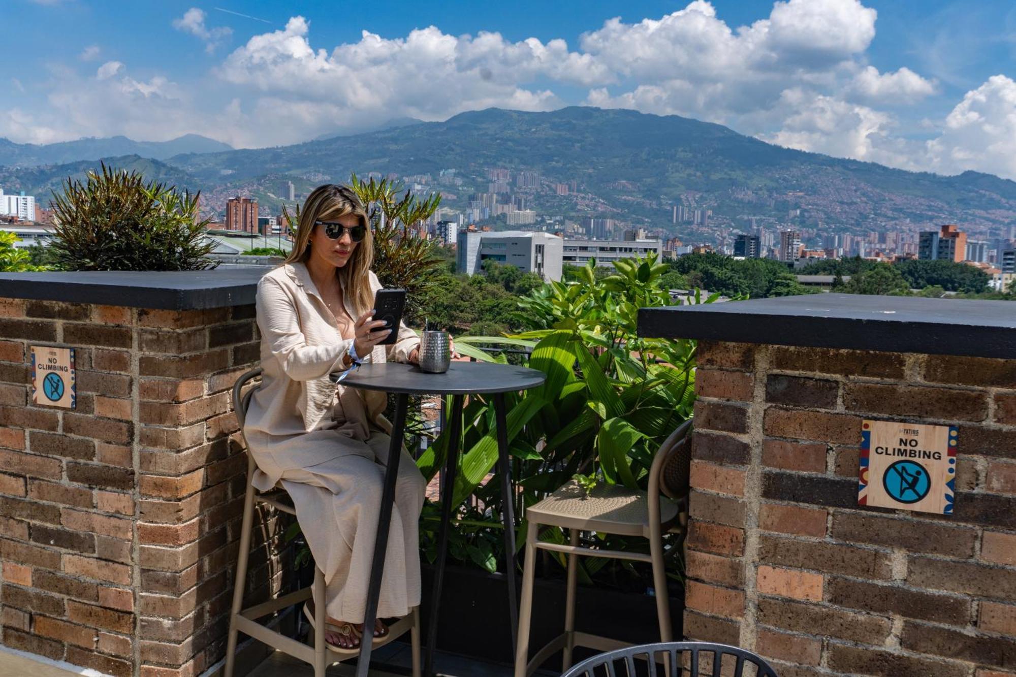 Los Patios Cool Living Medellín Eksteriør billede